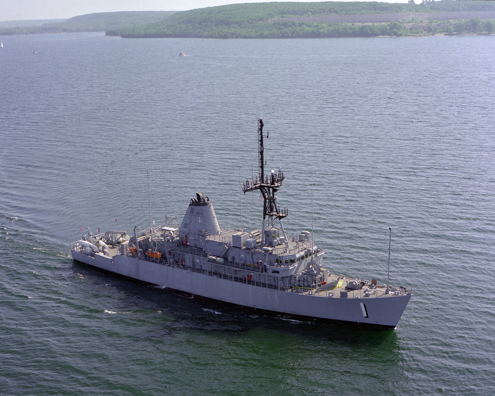 A Elevated Starboard Bow View Of The Mine Countermeasures Ship Uss