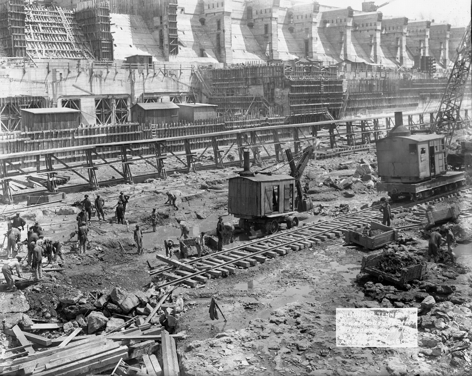 Photograph of Wilson Dam Construction - NARA & DVIDS Public Domain ...