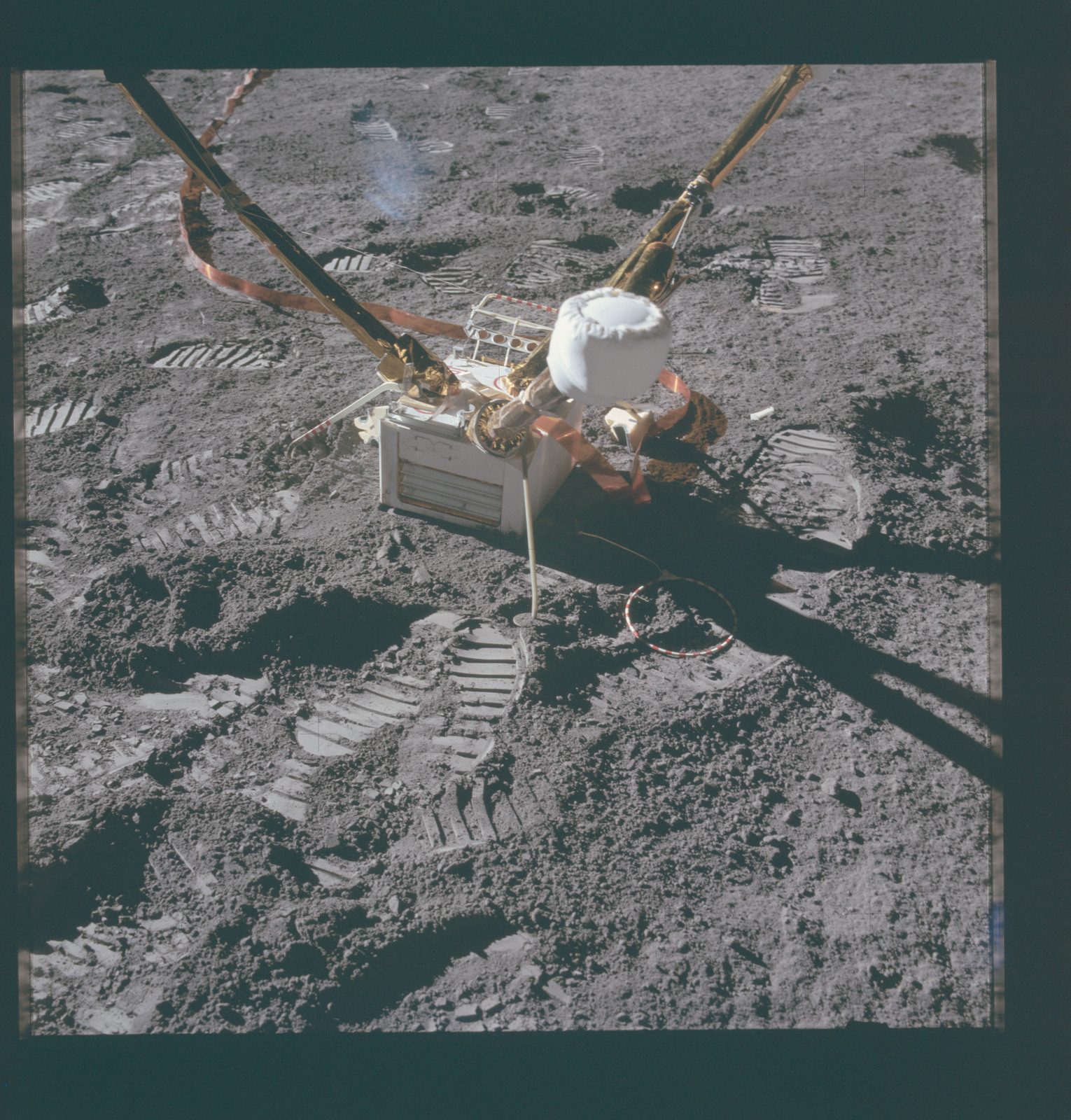 as15-86-11588-apollo-15-apollo-15-mission-image-apollo-lunar-surface-experiments-package