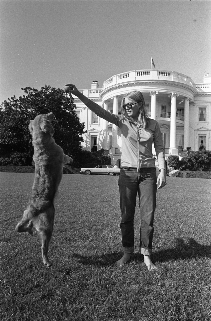 Mike, Mike's Wife Gayle, President Gerald Ford, Mrs. Betty Ford, Jack,  Susan, and Steve on the South Lawn of the White House - PICRYL - Public  Domain Media Search Engine Public Domain Search