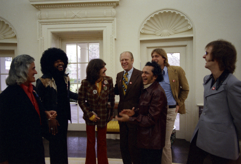 photograph-of-president-gerald-r-ford-and-his-son-jack-ford-meeting-with-former-efe022-1024.jpg