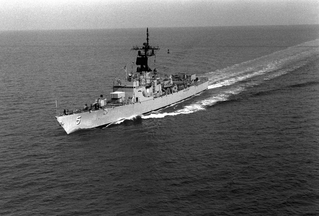 Вирджиния адмирал. Фрегат Брук. Z1 корабль. USS Richard s. Edwards (DD-950). "Richard l Yapp"+"n South Richmond CT Mead".