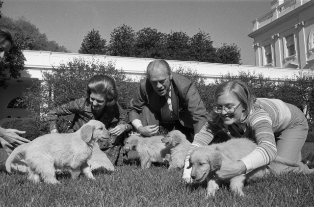 Mike, Mike's Wife Gayle, President Gerald Ford, Mrs. Betty Ford, Jack,  Susan, and Steve on the South Lawn of the White House - PICRYL - Public  Domain Media Search Engine Public Domain Search