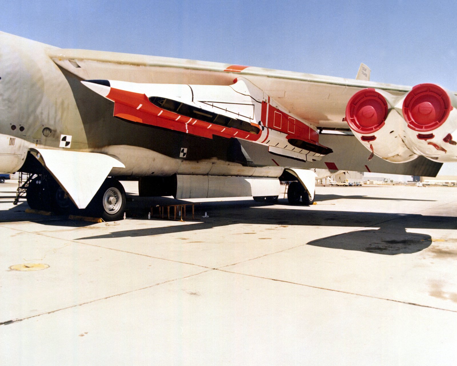 A View Of A B-52G Stratofortress Aircraft Pylon - NARA & DVIDS Public ...