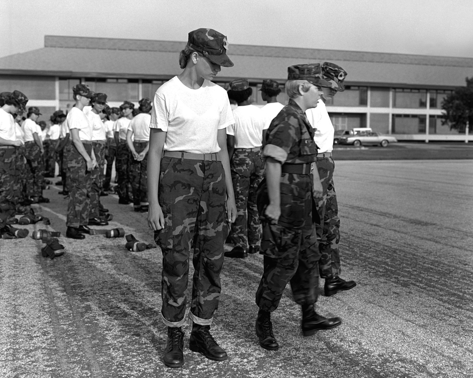 A Woman Marine Recruit Of Series 11a Company L Is Shown How To Make