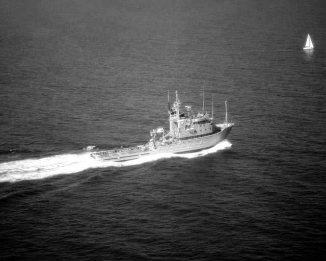 An Elevated Starboard Quarter View Of The Fleet Tug Usns Navajo (t-atf 