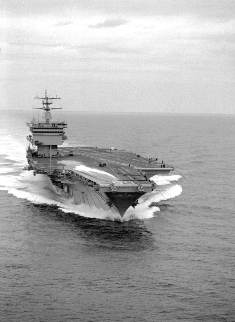 Starboard bow view of the nuclear-powered aircraft carrier USS ...