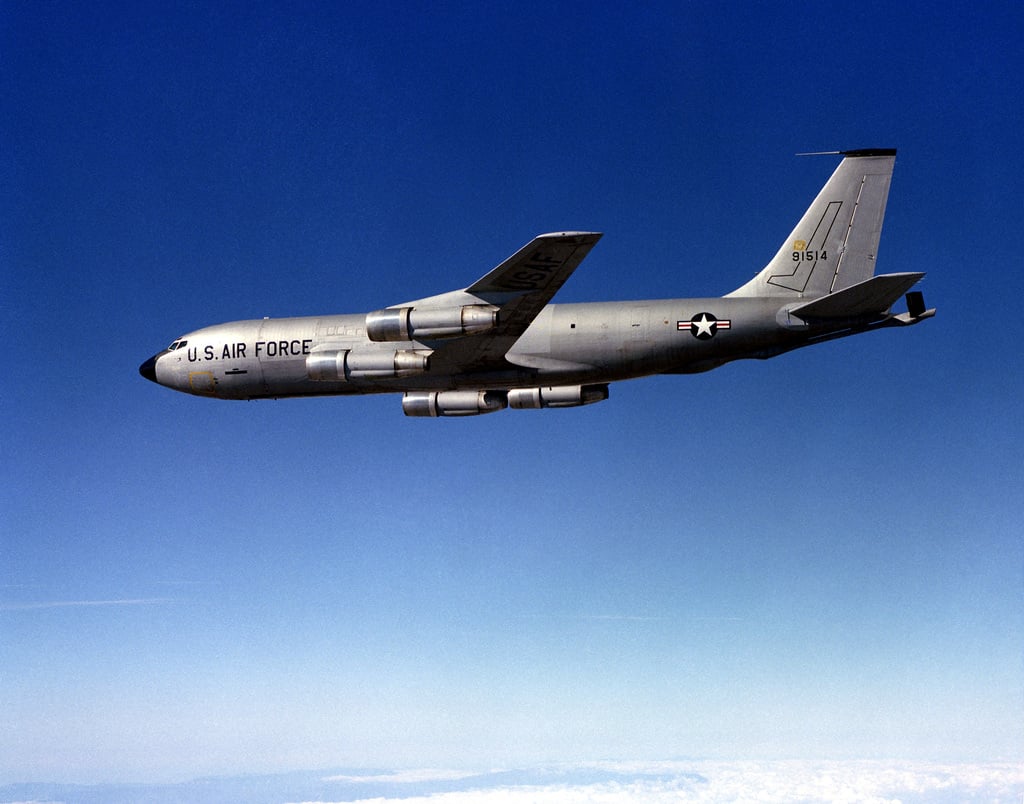 An air-to-air left side view of a KC-135 Stratotanker (No. 91514) re ...