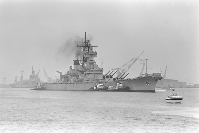 Tugs at work Lyttleton. - PICRYL Public Domain Image