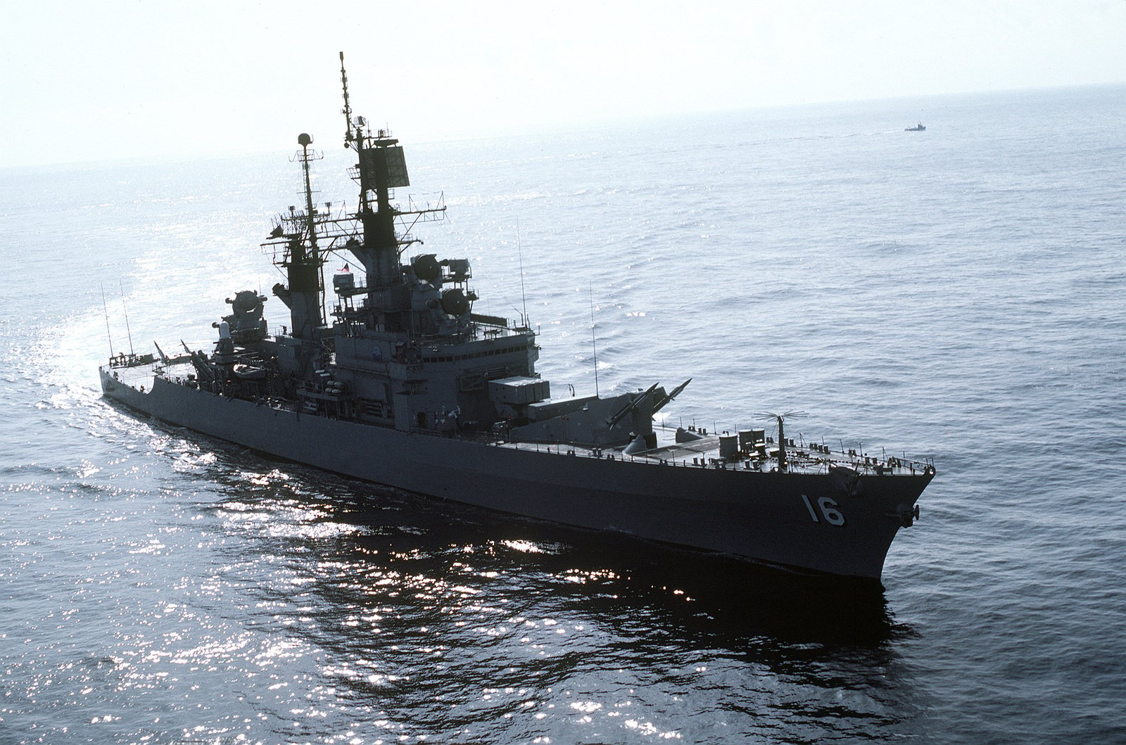 Aerial starboard bow view of the guided missile cruiser USS LEAHY (CG ...