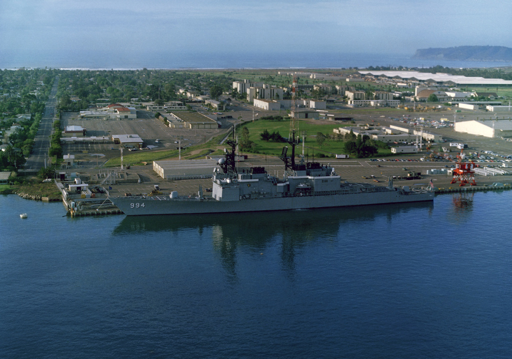 A port view of the guided missile destroyer USS CALLAGHAN (DDG 9940 ...