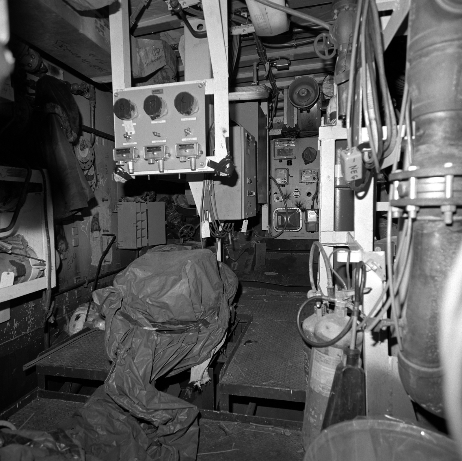 The No. 1 auxiliary machinery room aboard the guided missile frigate ...