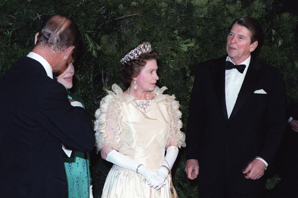 Queen Elizabeth's reign featured enchiladas with Reagan, dancing