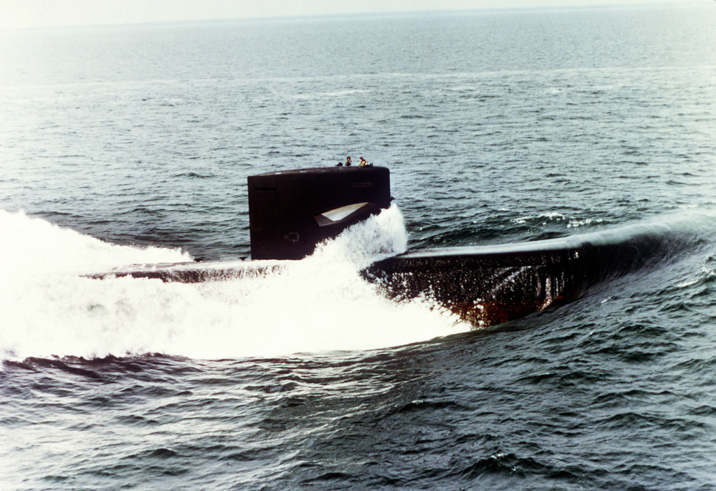 An aerial starboard beam view of the Los Angeles class nuclear-powered ...