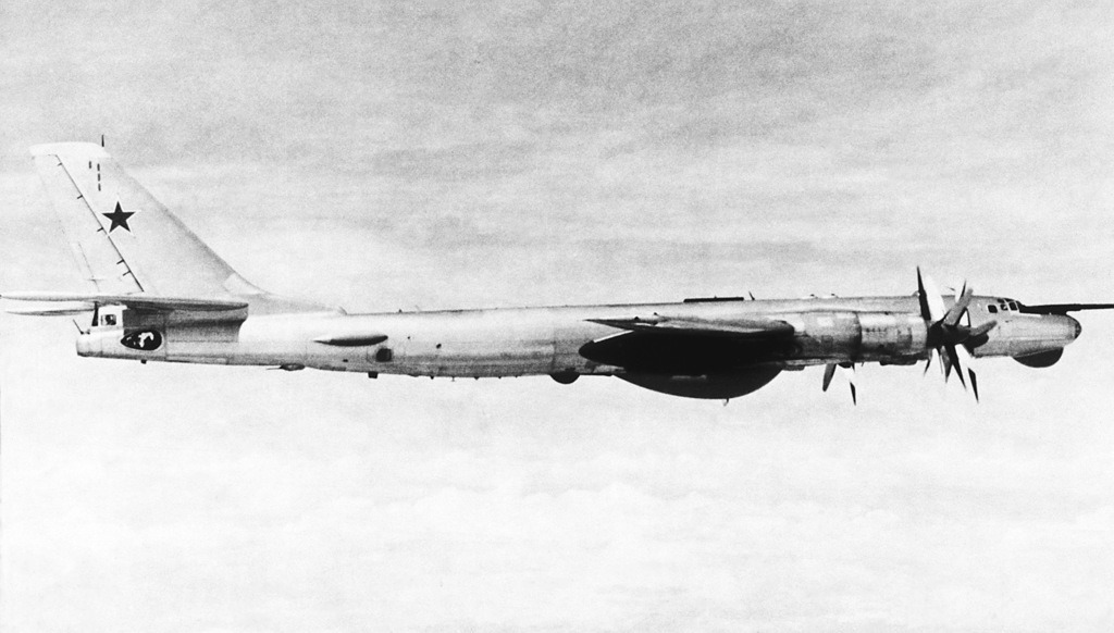 File:S-3A VS-29 with Tupolev Tu-95 1979.jpg - Wikimedia Commons