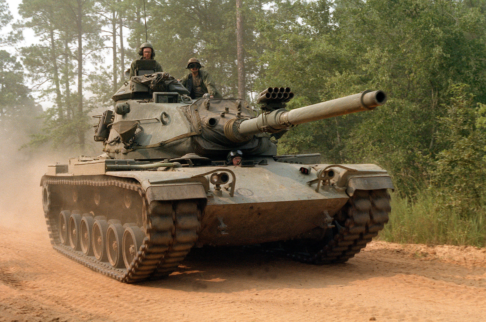 modern main us battle tank