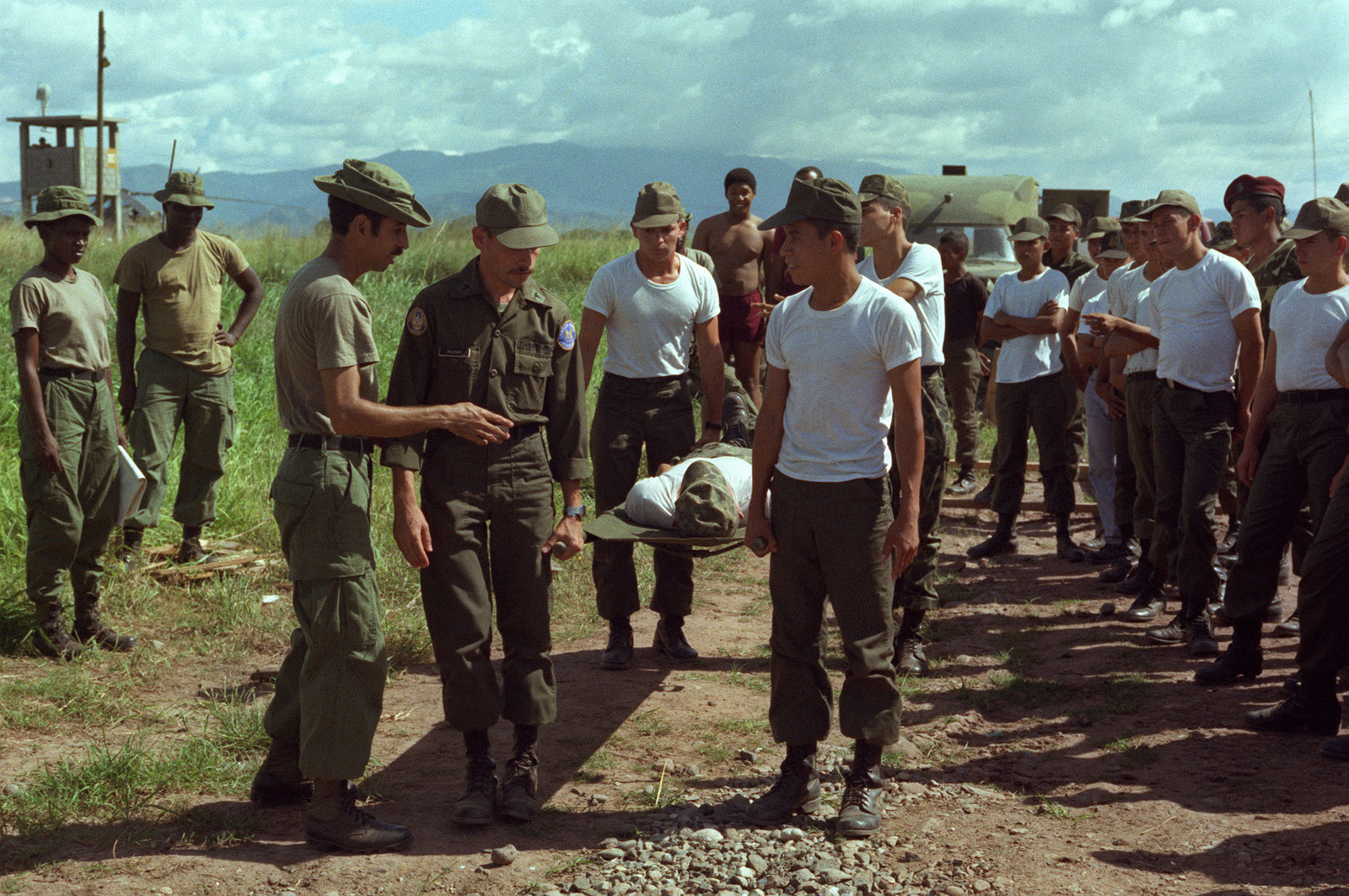 Members Of The 41st Combat Support Hospital Instruct Honduran Soldiers 