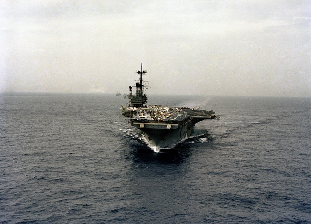 A bow view of the aircraft carrier USS INDEPENDENCE (CV 62) underway ...