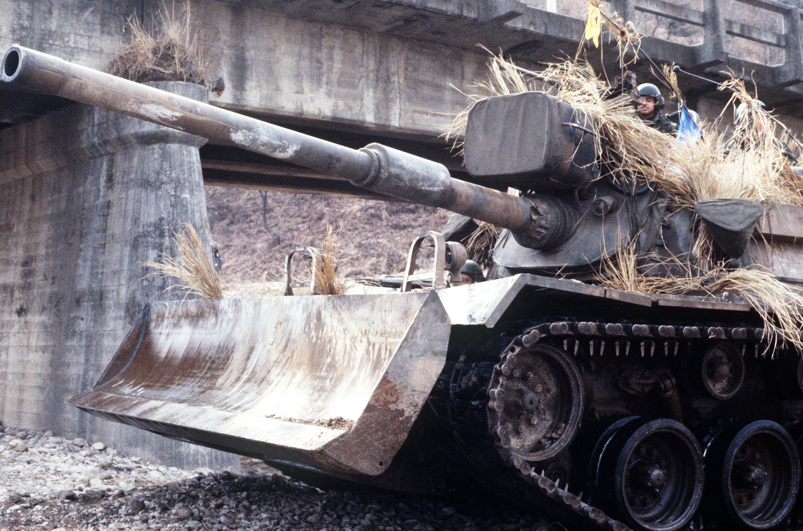 Блад танк 3.3 5. M4a4 бульдозер.