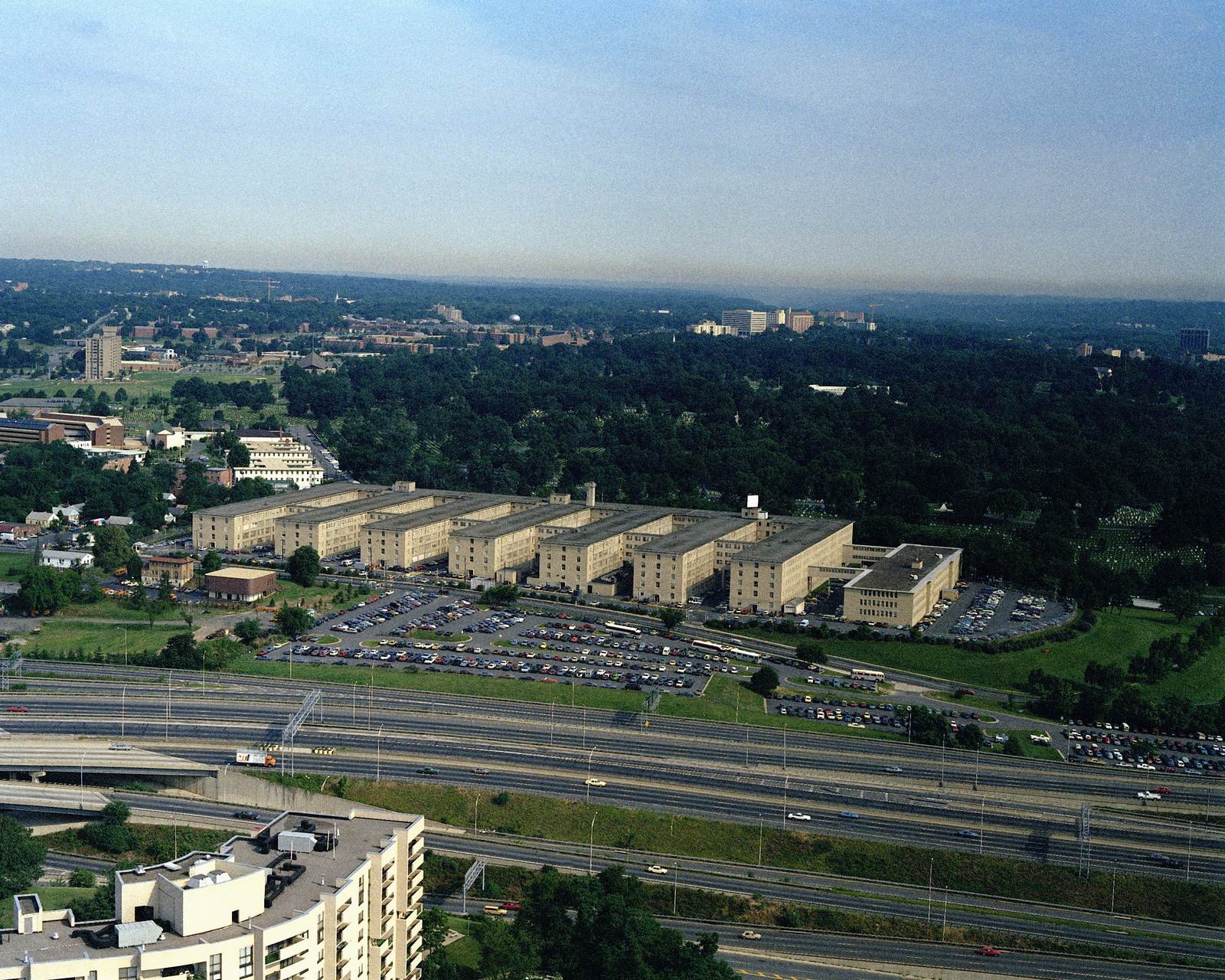 An Aerial View Of The Navy Annex Home Of The Navy Personnel Command U S National Archives Dvids Public Domain Search