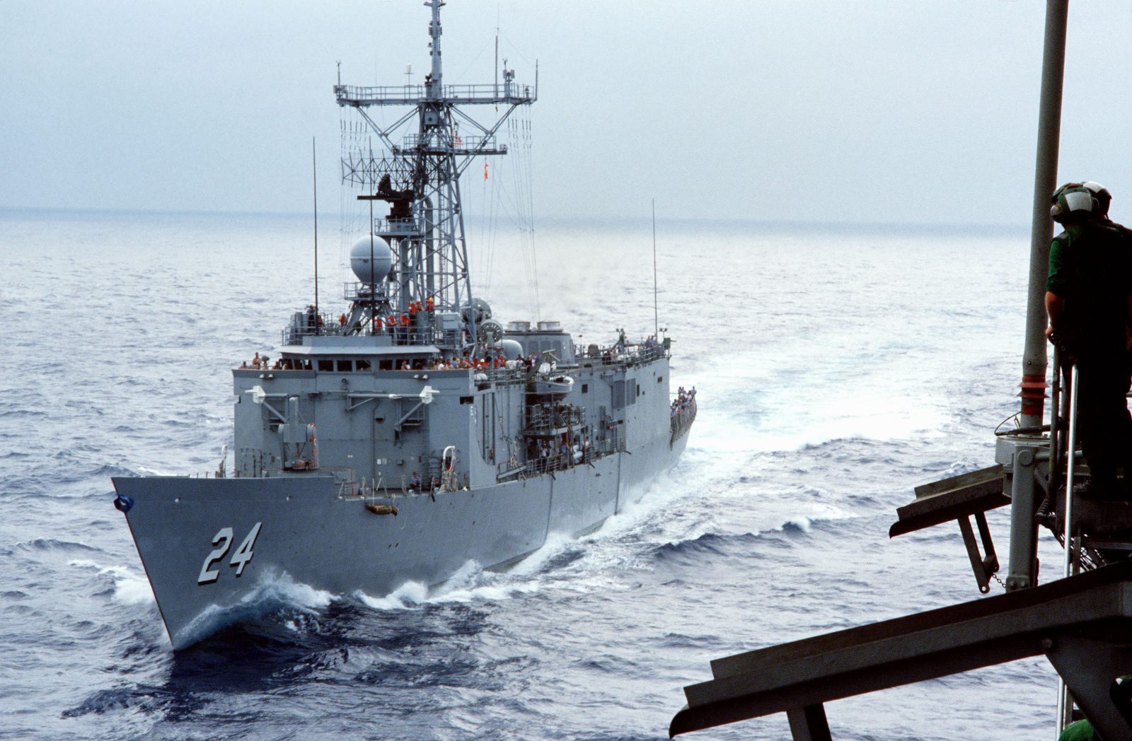 Ffg tv. USS FFG-24. USS FFG. USS Cromelin (FFG-37).. USS FFG-11.