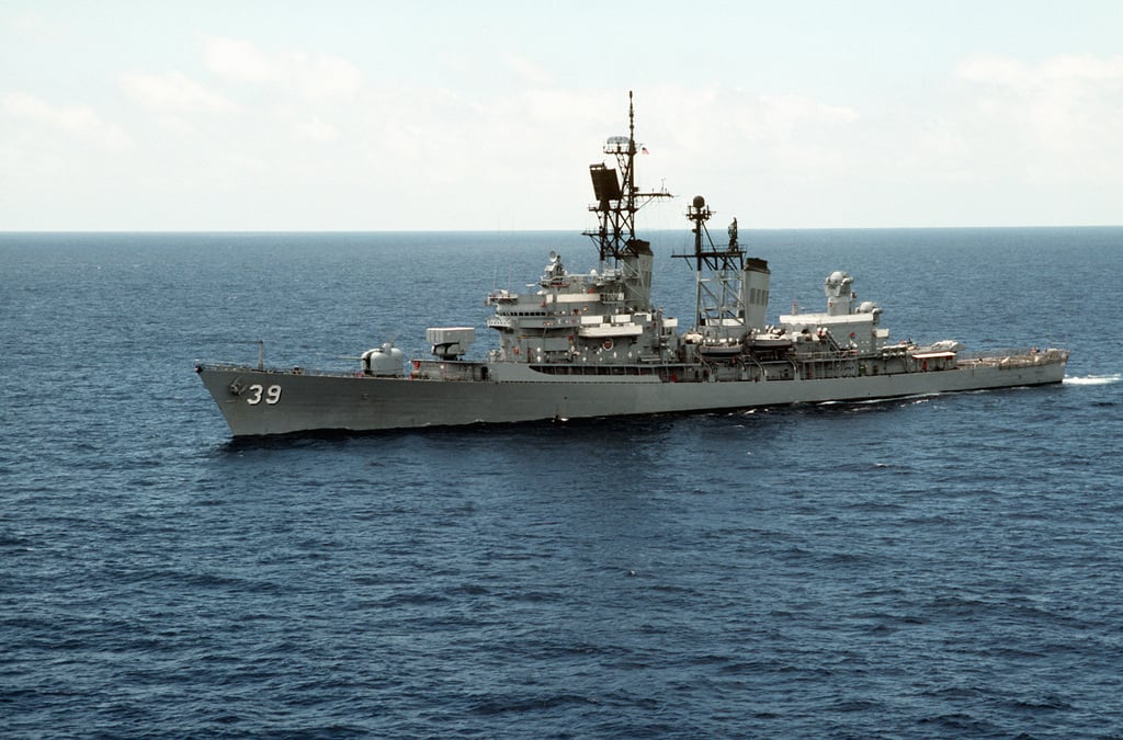 A port view of the guided missile destroyer USS MACDONOUGH (DDG 39 ...