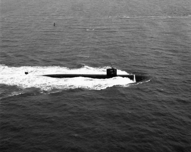 Aerial starboard beam view of the nuclear-powered attack submarine USS ...