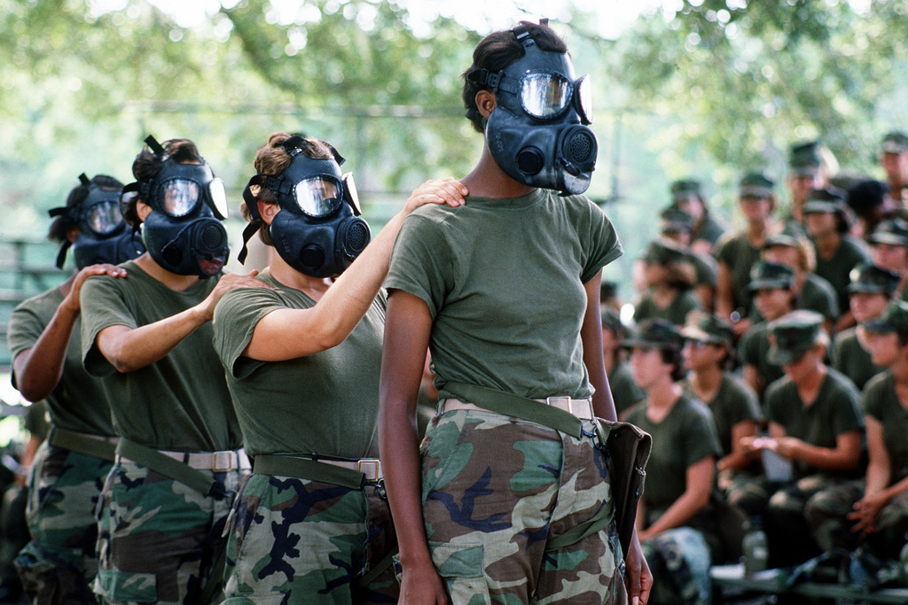 Образ баз. M17a1 Gas Mask. Противогаз USA Marines. Противогаз женщины в армии. Противогаз Южной Кореи.