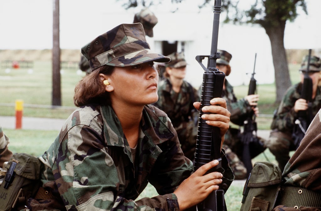 women marines training