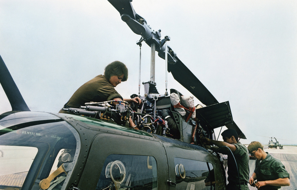 kiowa helicopter pilot