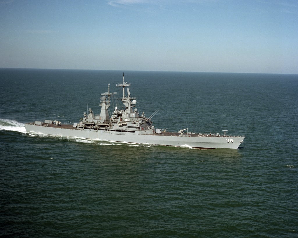 A starboard view of the nuclear-powered guided missile cruiser USS ...