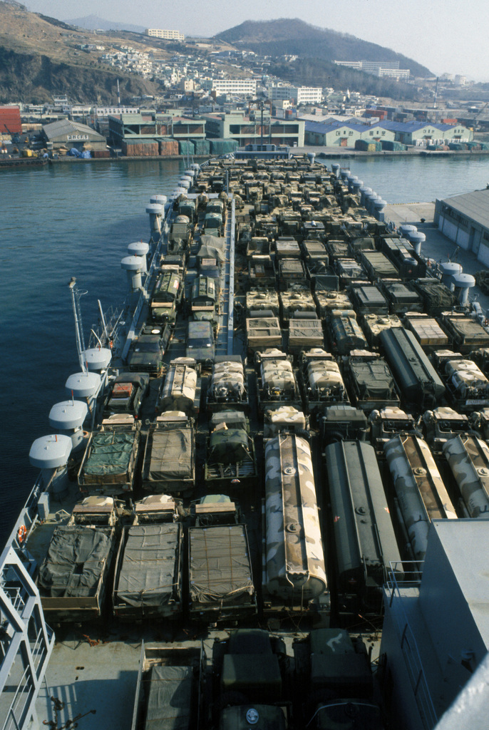 Equipment for Exercise TEAM SPIRIT'86 covers the deck of the Ready ...