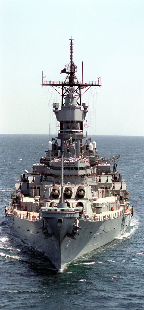 A bow view of the battleship USS IOWA (BB-61) underway - NARA & DVIDS ...