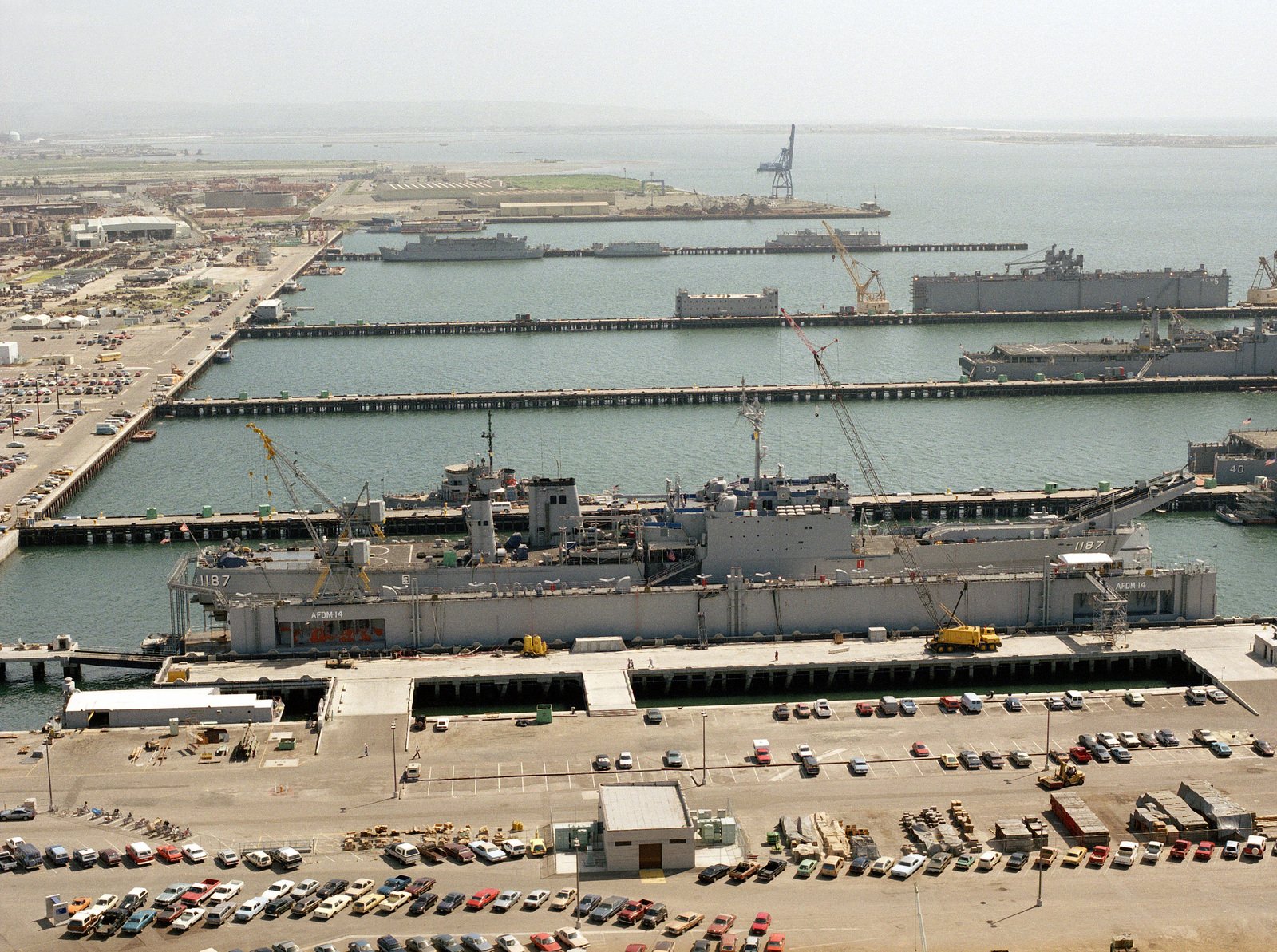 A Starboard Beam View Of The Tank Landing Ship Uss Tuscaloosa (lst 1187 