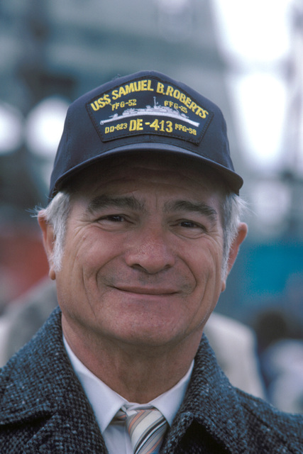 A Survivor Of The Destroyer Escort SAMUEL B. ROBERTS (DE 413), Which ...