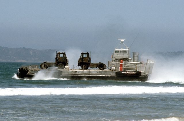 A US Army LACV-30 (Lighter Air Cushion Vehicle - 30 Ton) hovercraft ...