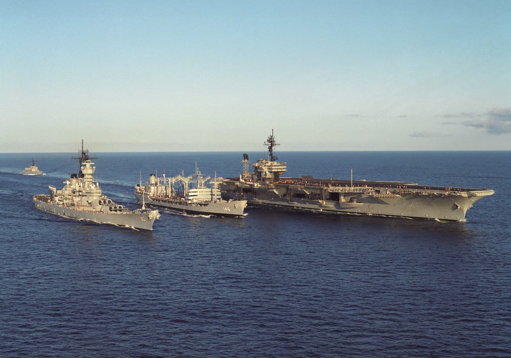 A starboard bow view of the fleet oiler USNS KAWISHIWI (T-AO 146 ...