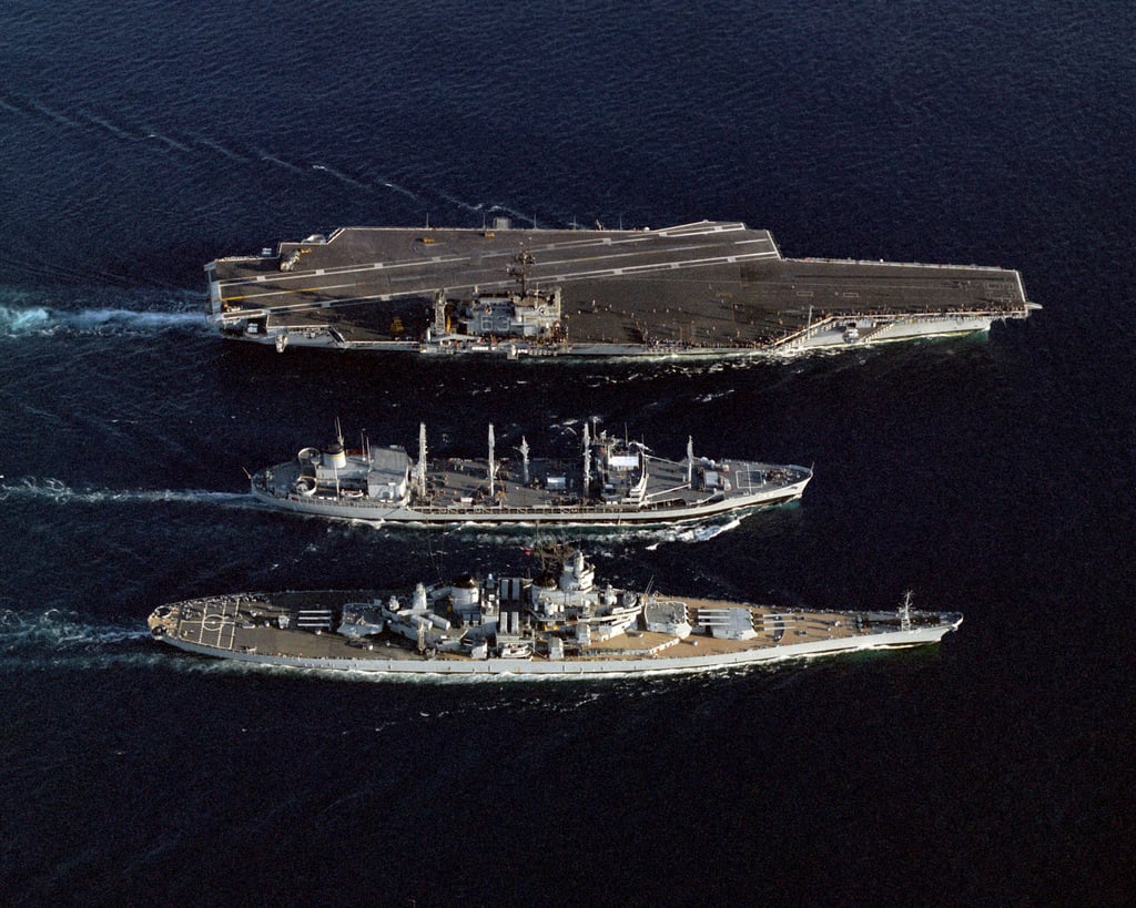 An aerial starboard beam view of the fleet oiler USNS KAWISHIWI (T-AO ...