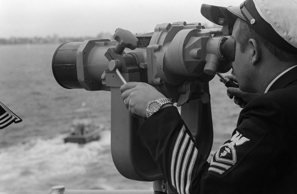 a-chief-petty-officer-looks-through-the-mark-iii-mod-5-ship-binoculars