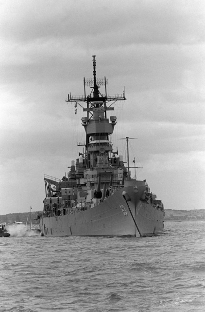 A starboard bow view of the battleship USS MISSOURI (BB 63) anchored in ...