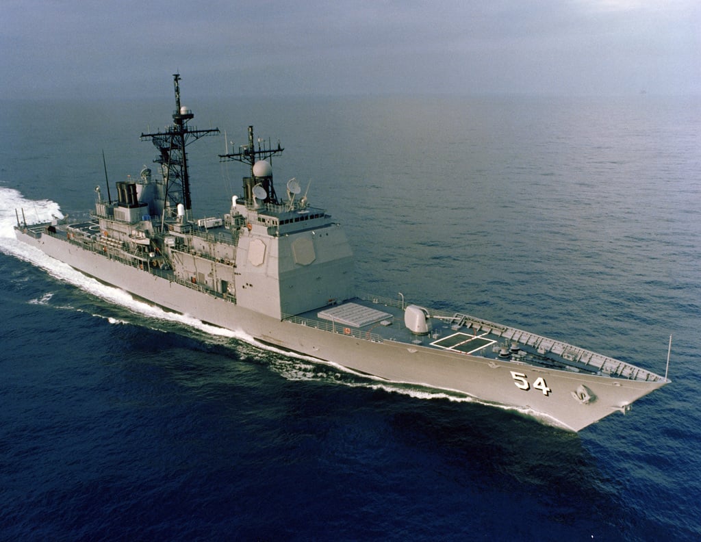 A starboard bow view of the US Navy (USN) Guided Missile Cruiser USS ...