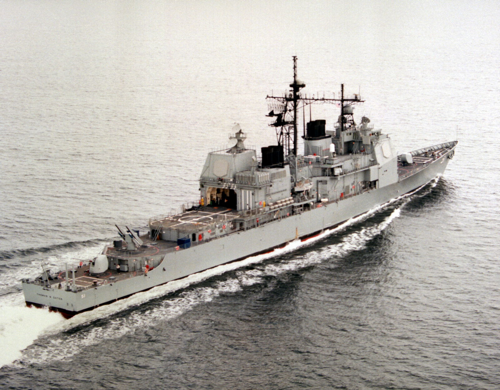 A starboard quarter view of the guided missile cruiser THOMAS S. GATES ...