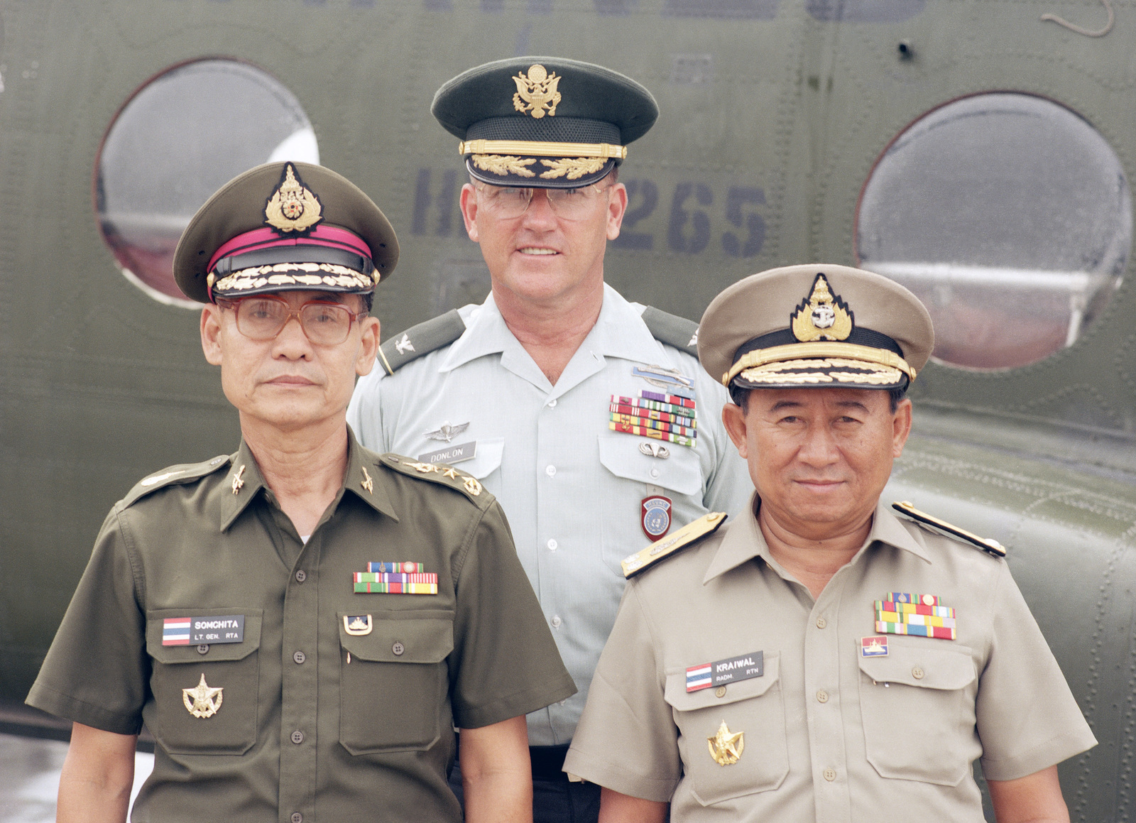 Taiwanese Lieutenant General (lgen) Somchita, Left, And Taiwanese Rear 