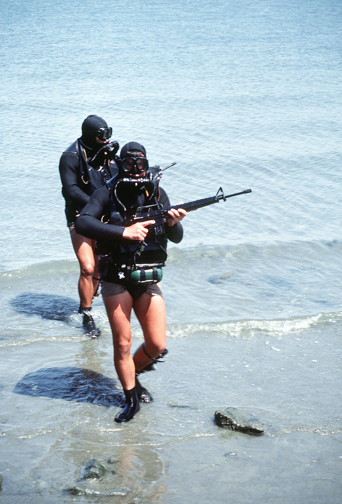 Kirby Morgan pool training - Blue Label Diving