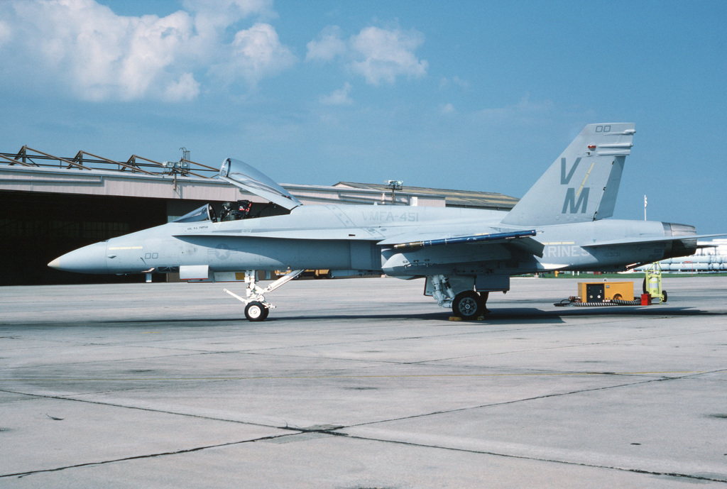 f 18 side view