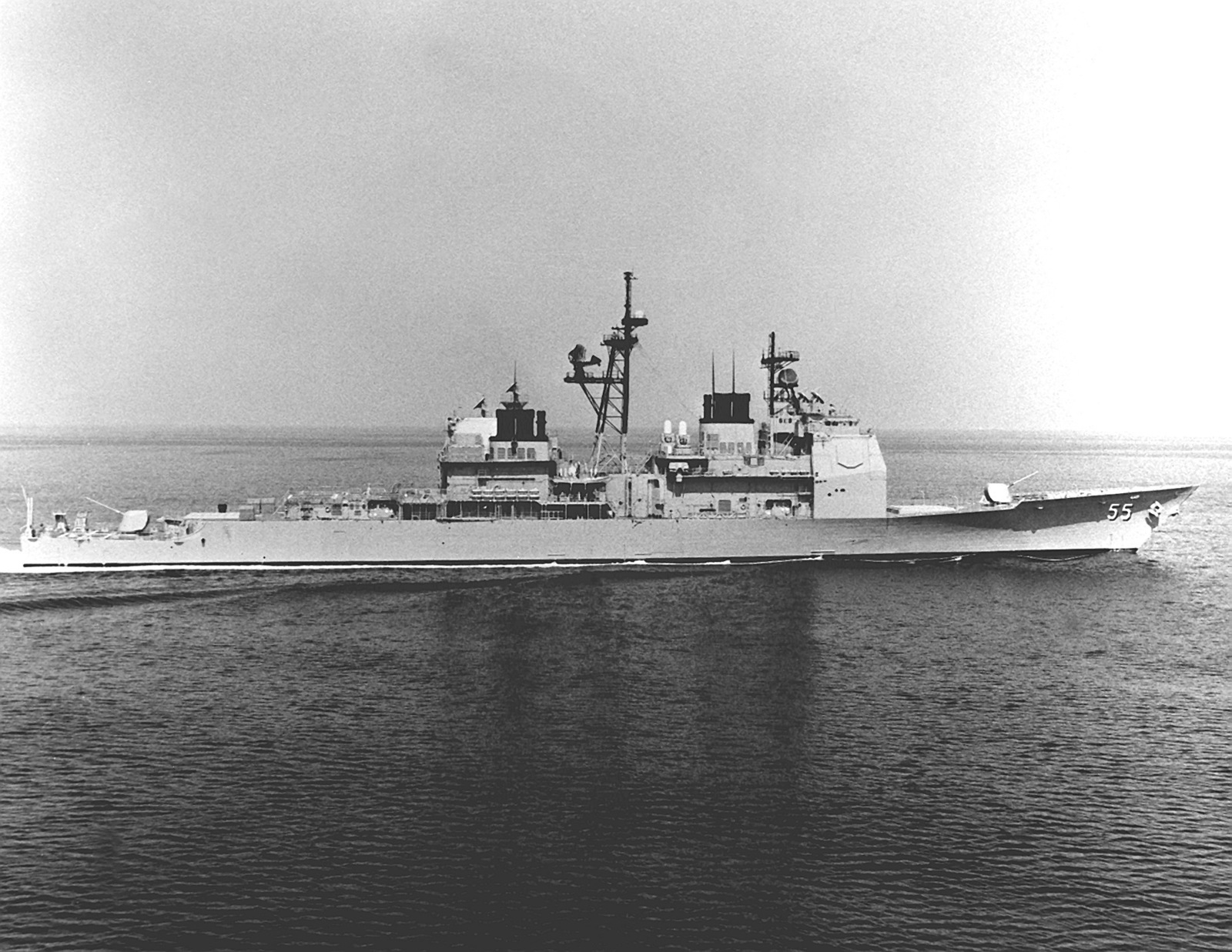 A Starboard Beam View Of The Guided Missile Cruiser USS LEYTE GULF (CG ...