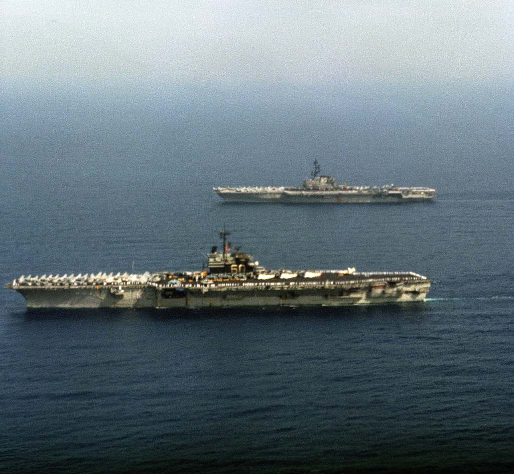 A port beam view of the aircraft carriers USS SARATOGA (CV-60 ...