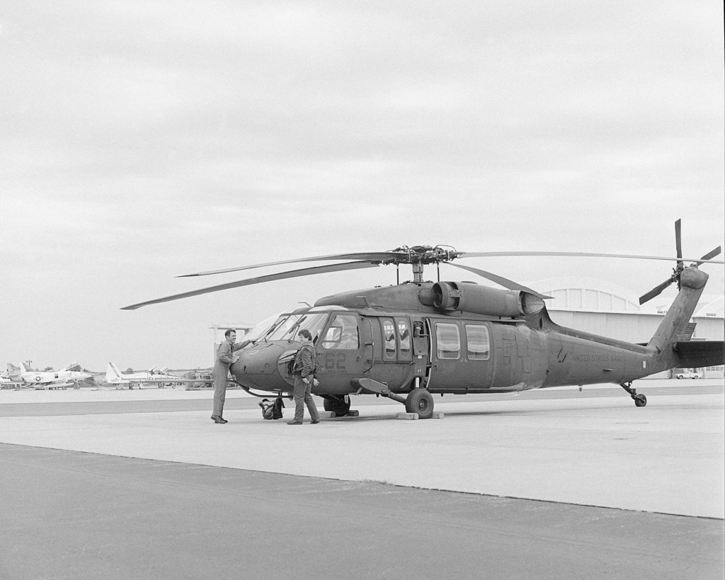 Md страна. Uh 60. Uh-1n.