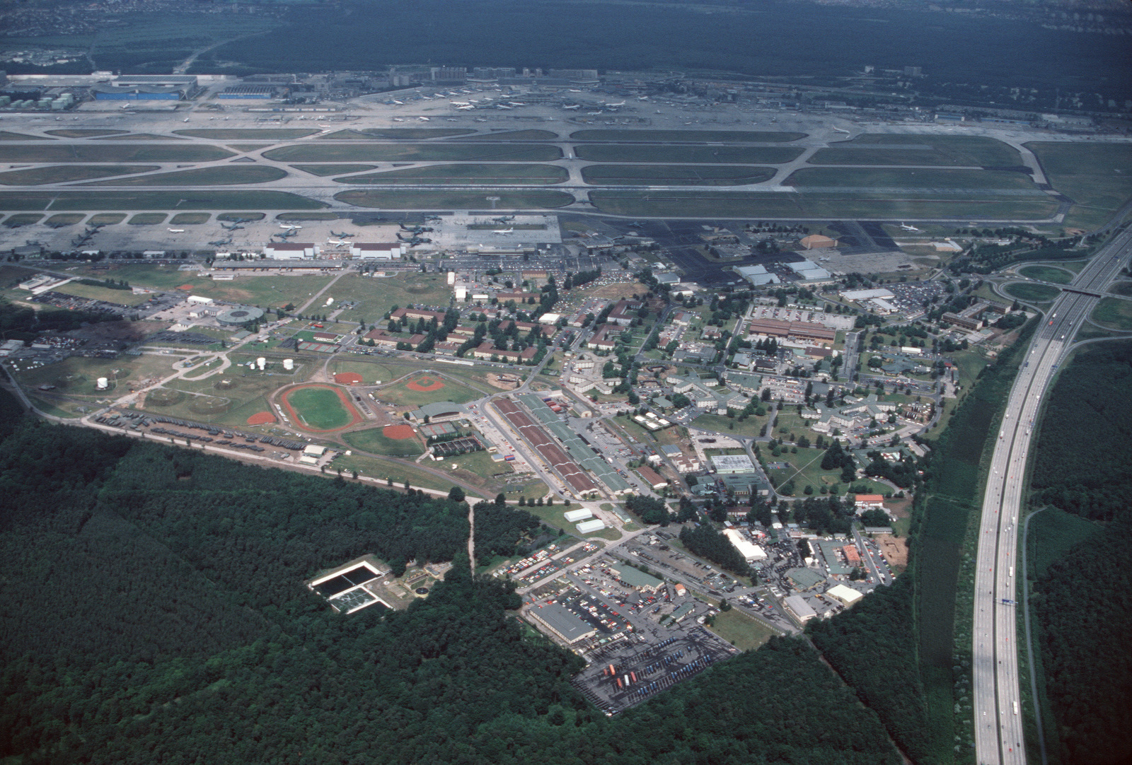 Base photo. Ramstein Air Base. Аэропорт рамштайн Германия. База ВВС США рамштайн в Германии. Авиабаза рамштайн.