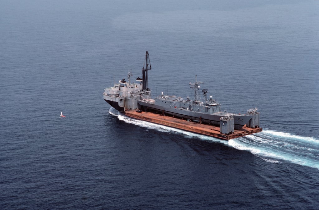 A Port Quarter View Of The Dutch Heavy-lift Ship MIGHTY SERVANT II With ...